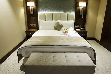Clarion Hotel&suites *