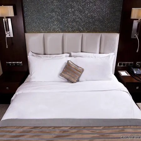 Clarion Hotel&suites