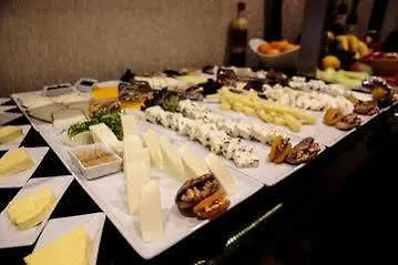 Clarion Hotel&suites